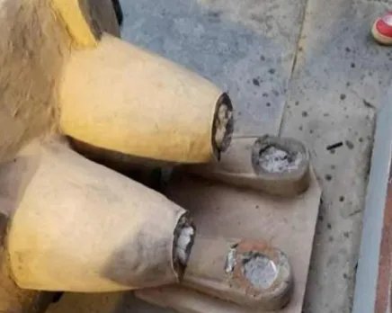 女孩摸仿制兵马俑被砸究竟是什么原因导致的呢？