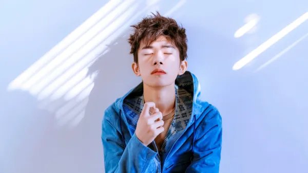 易烊千玺主演票房破70亿，你如何评价他的演技？