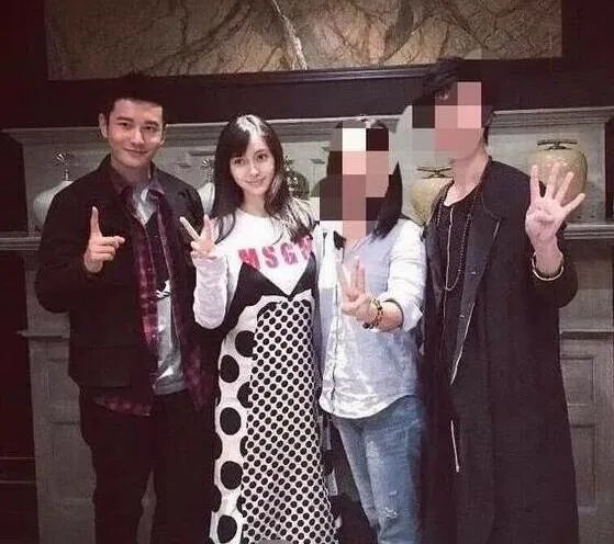 孕妈Baby曝近照 孕肚明显隆起心情不错