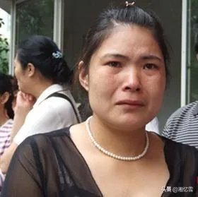 母亲把女儿送错考点