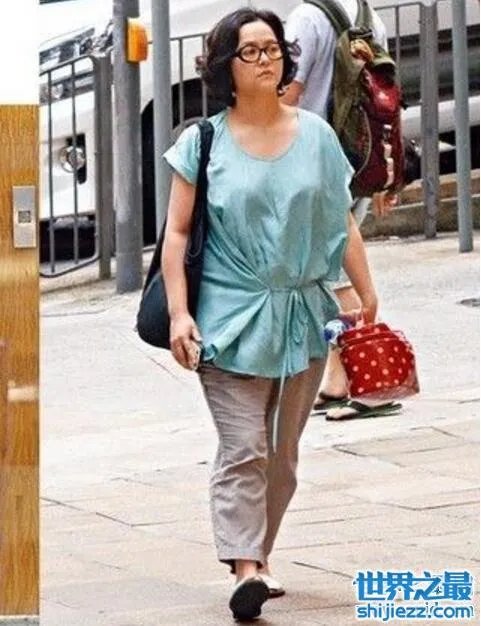 44岁叶蕴仪近照曝光，苍老如70岁让人倍感心酸 