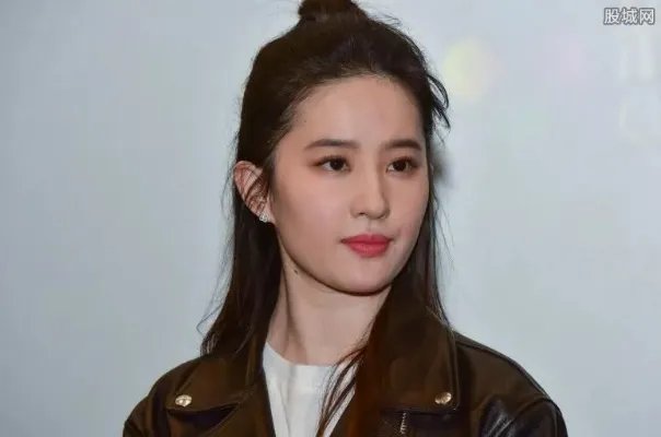 刘亦菲素颜照片真丑 神仙姐姐卸妆后形像破碎