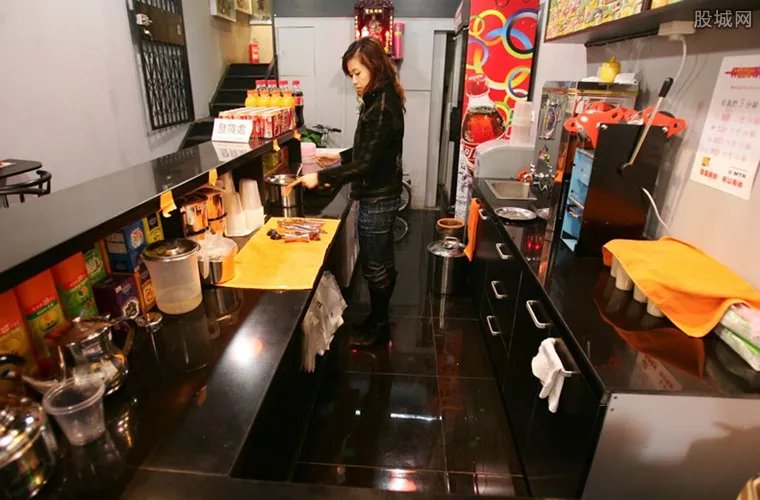 CoCo奶茶腐烂水果 网红奶茶存潜在食品安全隐患