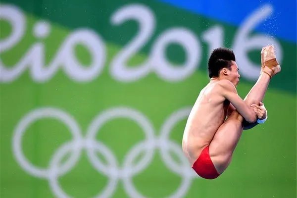 陈艾森跳水是勃起了吗 镜头面前出糗激凸有谁看到了