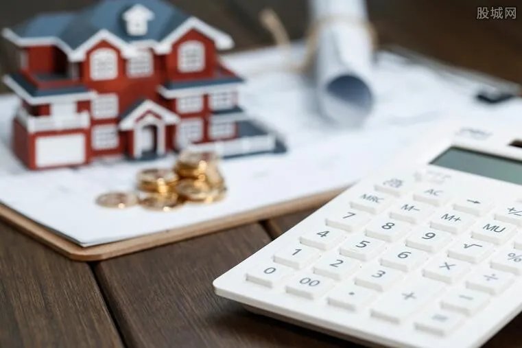 成都万人摇号抢房 成都摇号抢房场面十分壮观