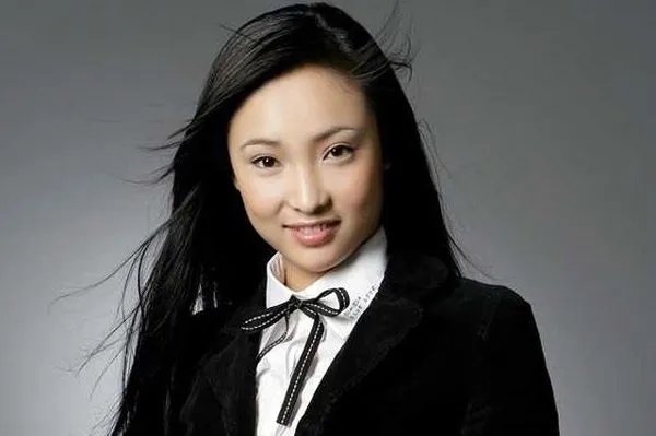 白静和乔宇有什么关系?