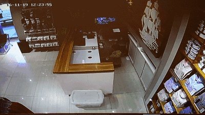 女子教唆女儿偷钱 称为第三胎找奶粉钱