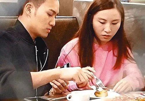 十二位同居女友的介绍