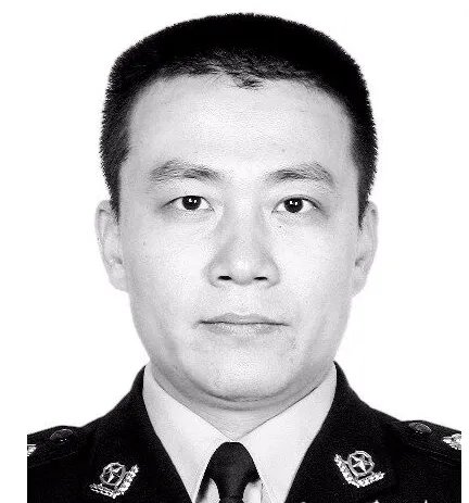 交警遭碾压殉职是什么情况？