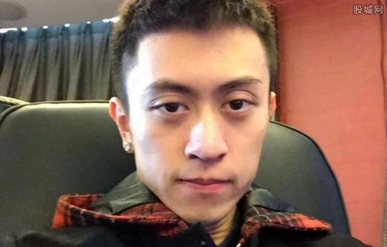 秦奋king他爸是谁 各方猜测究竟哪个为真？