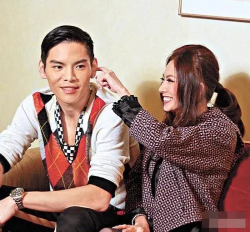 郭碧婷并不喜欢向佐和向佐早就认识 向佐很渣不是好人恋爱史丰富