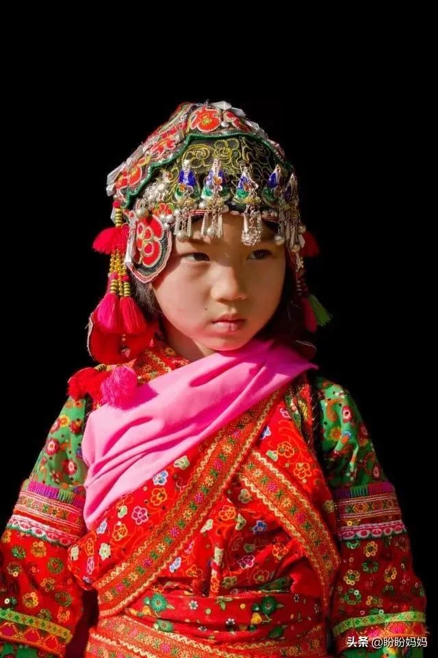 2017和2019的照片刷屏,是如何迅速火起来的?