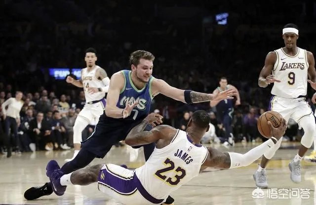 湖人10连胜被终结之后，东契奇主动走向湖人替补席，老詹却转身就走，你怎么看？