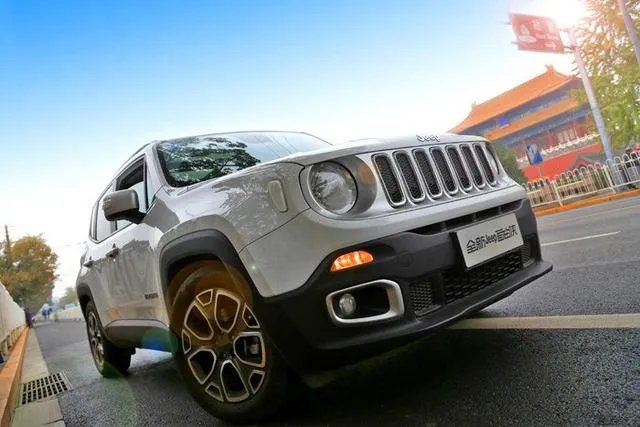 拼颜值和实力，本田缤智和自由侠哪个更有范？