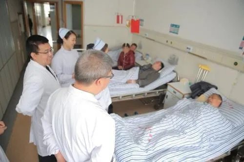 为什么努西达的身体会不断的长出铁丝，甚至有的铁丝一夜之间还会长到10公分？