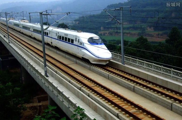 高铁堵门事件再现 乘坐高铁注意事项须知