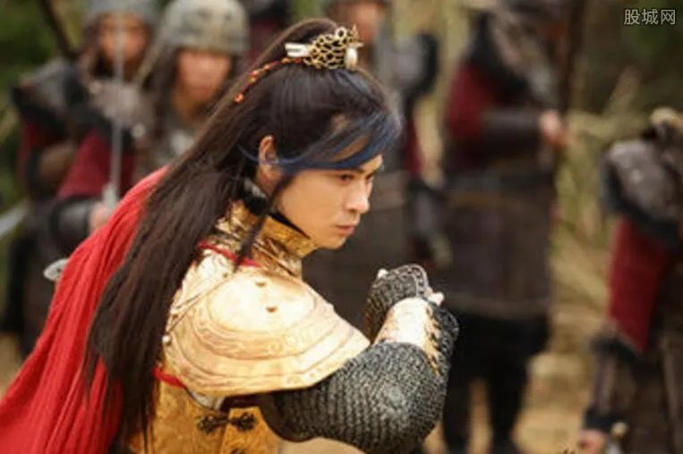 郑嘉颖与女友同居 陈凯琳俨然已经是女主人身份