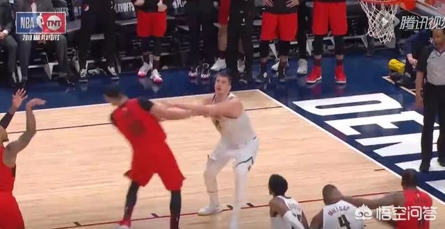 掘金不敌开拓者，组队打铁还险些起冲突，你怎么看？