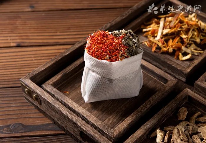 泡脚为什么要用木桶_木桶泡脚的好处