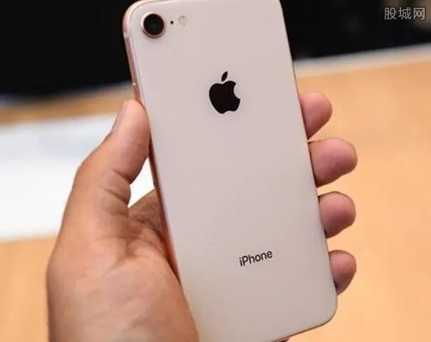 iPhone8充电爆裂 销量低迷故障频发槽点多