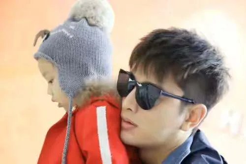 关于贾乃亮双12赞助员工植发一事,你有何看法?