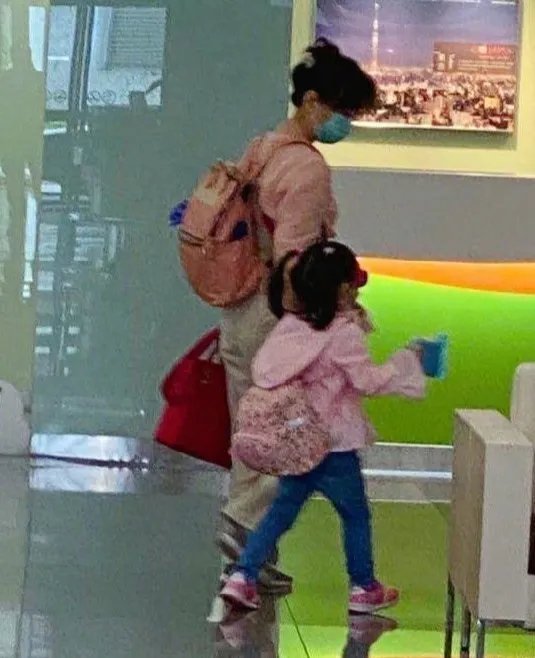 伊能静哭着说觉得委屈什么情况 微博回应委屈缘由称是想到女儿