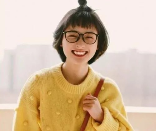 沈月梁靖康亲昵照:沈月梁靖康关系,日久生情共赴爱河