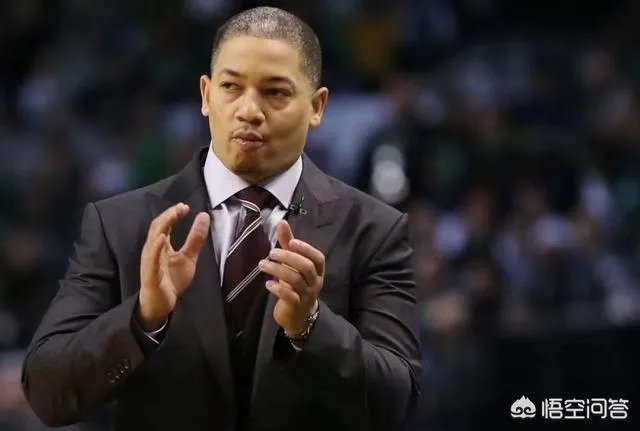 湖人新主帅人选最新进展，42岁泰伦卢已获禅师力挺和詹姆斯提前会面机会，你怎么看？