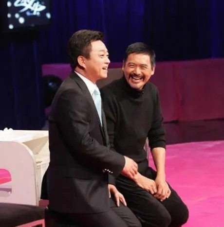 朱军下跪门的前因后果 被记者提问朱军变脸