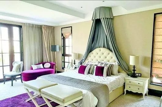 别墅被侵占拍剧房主索赔300万是怎么回事?