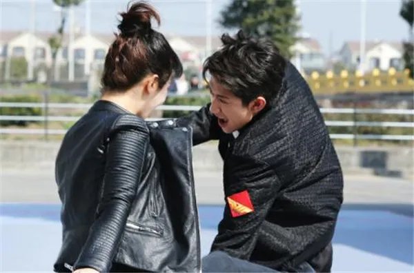 张一山真的喜欢杨紫吗什么关系 为什么杨紫在乎张一山在一起过吗