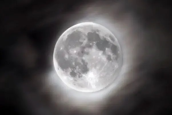 揭秘月球上嫦娥的死尸图片真相:电影的剧照(网络谣传)