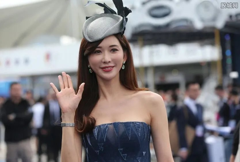 曝林志玲性感旧照 身材骨感但很有料