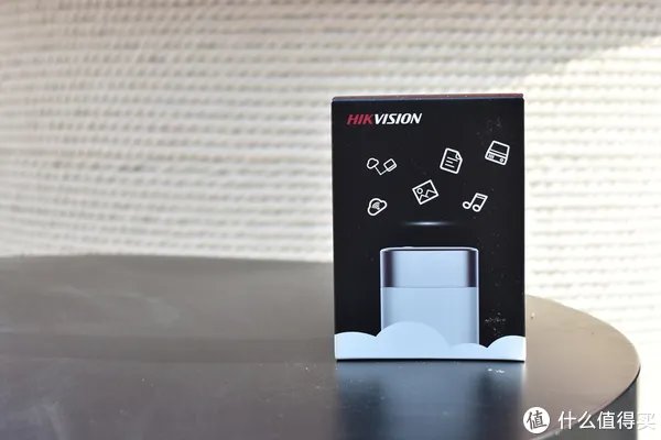 将珍藏的视频带着走 海康威视 随身 NAS 蜂享 W100