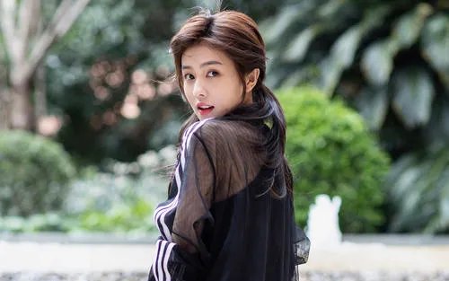 罗云熙白鹿疑恋情曝光，这究竟是白鹿第几次恋情曝光了