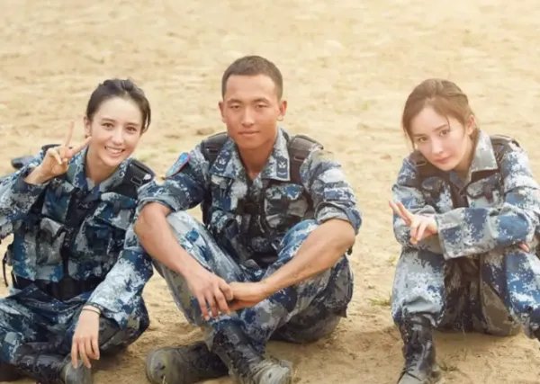 王威深夜官宣结婚，好友杨幂送祝福，他们二人是因何结识的？