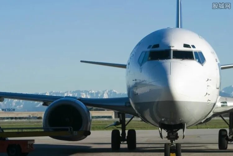 美航取消数百航班 因“技术故障”取消近300个航班