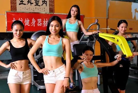 国家女子健身队曝光 揭秘其晒美照助威世界杯