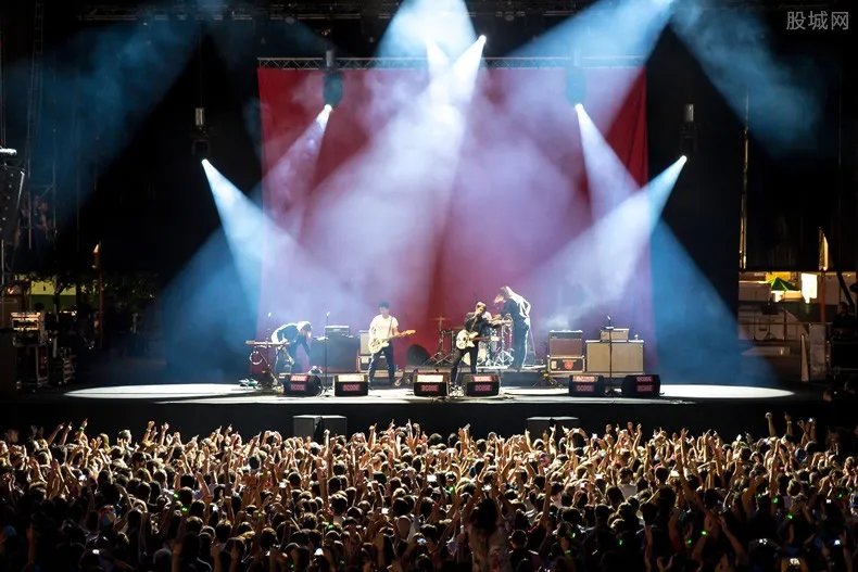 孙燕姿线上演唱会再唱《遇见》 回忆杀又来了？