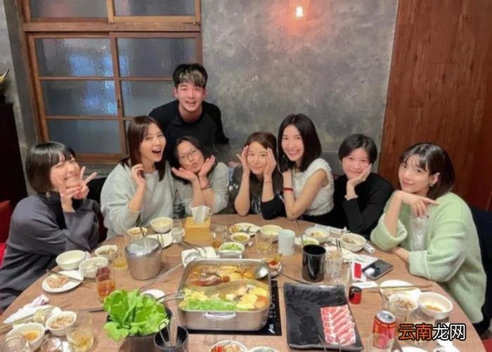 林心如C位素颜出镜 林心如素颜逛街吓坏人