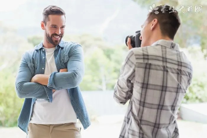 《康熙王朝》跟《雍正王朝》哪个好看？