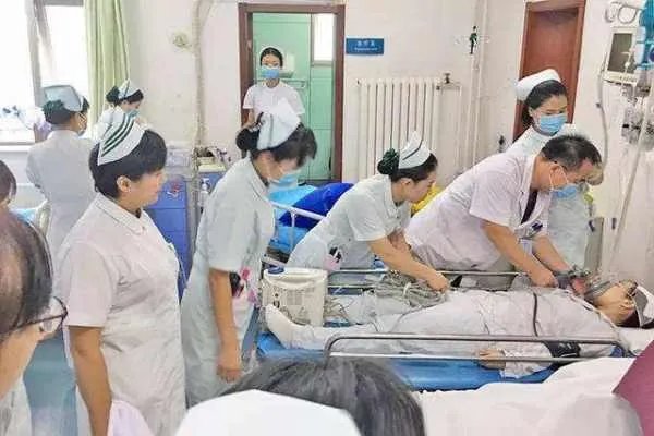 三地疫情现同一问题