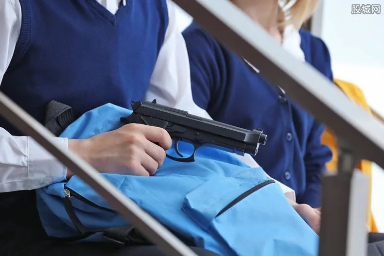 侨报董事长遇难 谢一宁办公楼内身中多枪死亡