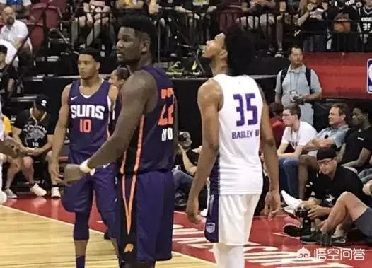 7.7日夏季联赛周琦10分5篮板与状元艾顿10分7篮板，周琦和艾顿对比表现怎么样？