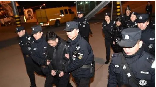 福建夫妇非法吸储是什么情况?