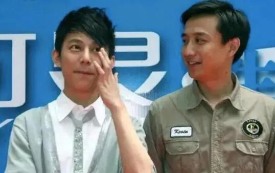 何炅一天给6个人送祝福 原来最懂的他的人竟然是他！