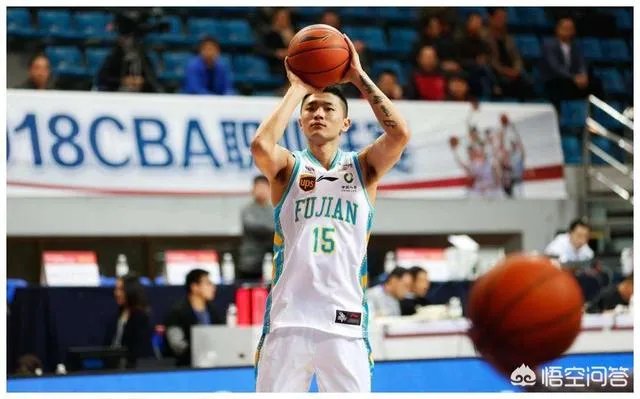 陈林坚23+5三分帮助福建逆转天津，他的三分球能力这么强，为何李楠不带他？