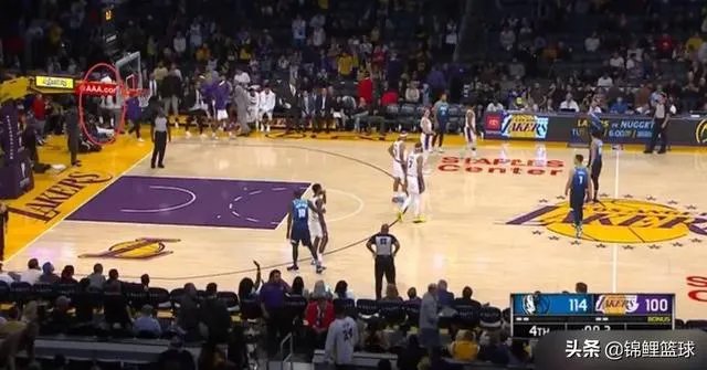 湖人10连胜被终结之后,东契奇主动走向湖人替补席,老詹却转身就走,你怎么看?