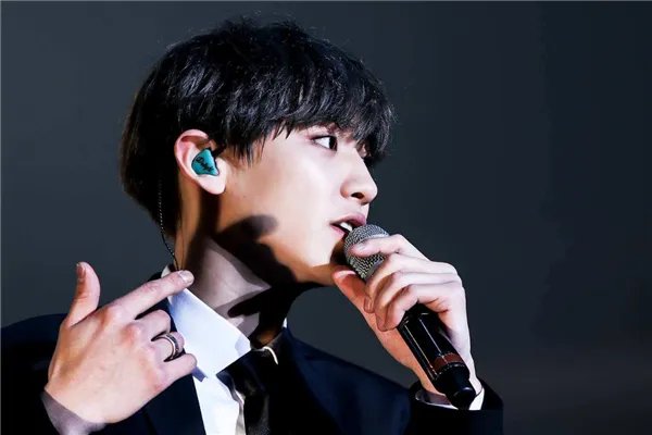 韩国十大帅哥排行榜 南柱赫上榜,第二歌唱的好演技也不错