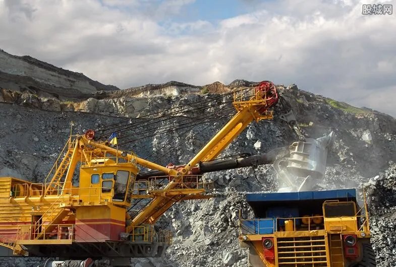 河北矿山一夜被盗10万吨 整治8年盗采屡禁不止